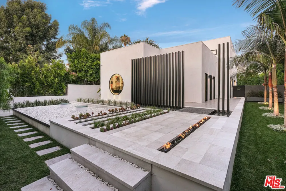 810 Orlando Avenue Los Angeles, CA 90069