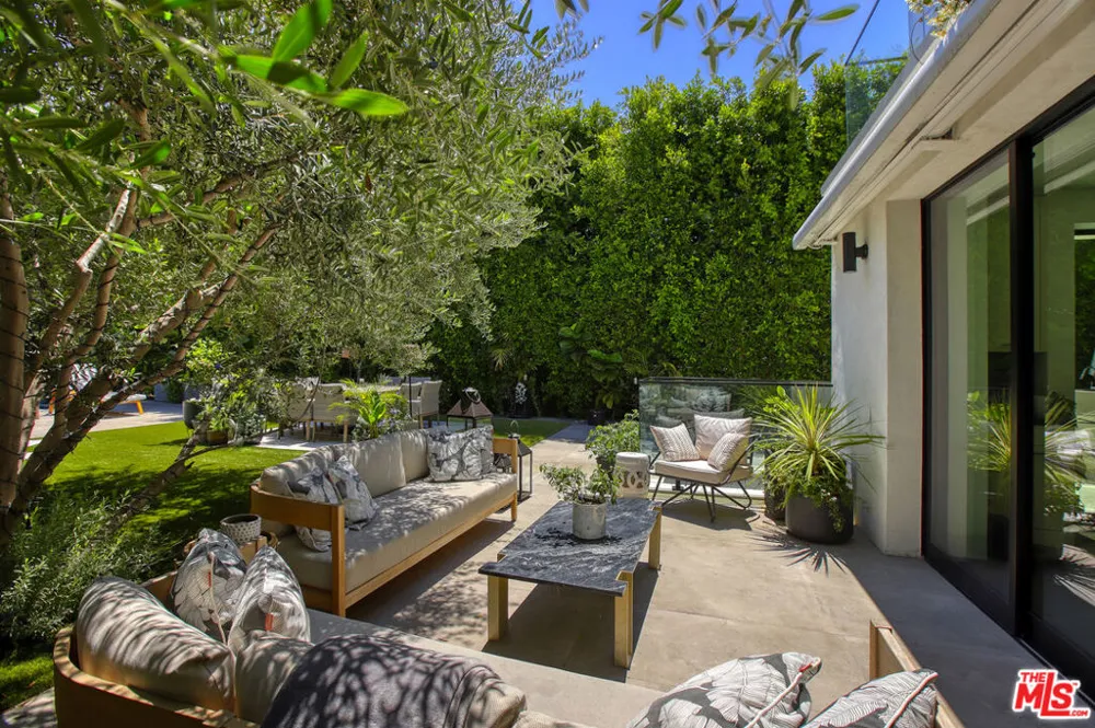 810 Orlando Avenue Los Angeles, CA 90069
