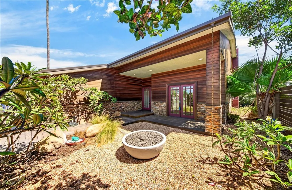 20042 Vintage Huntington Beach, CA 92646