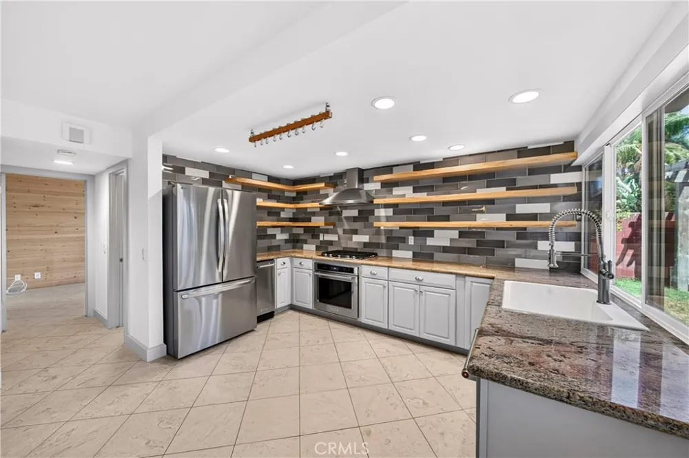 20042 Vintage Huntington Beach, CA 92646