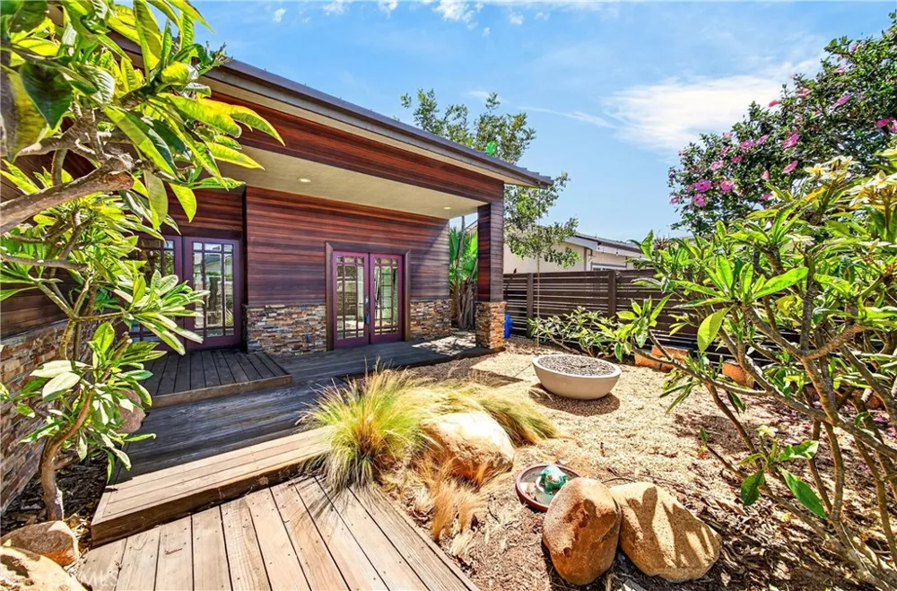 20042 Vintage Huntington Beach, CA 92646