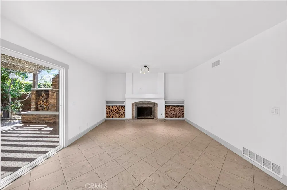 20042 Vintage Huntington Beach, CA 92646