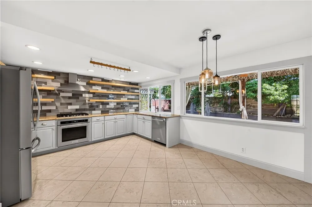 20042 Vintage Huntington Beach, CA 92646