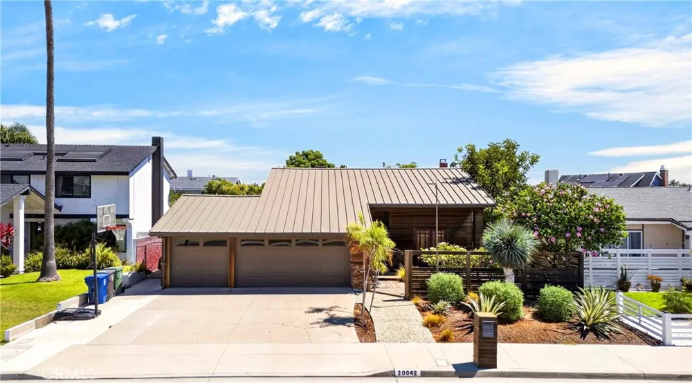 20042 Vintage Huntington Beach, CA 92646