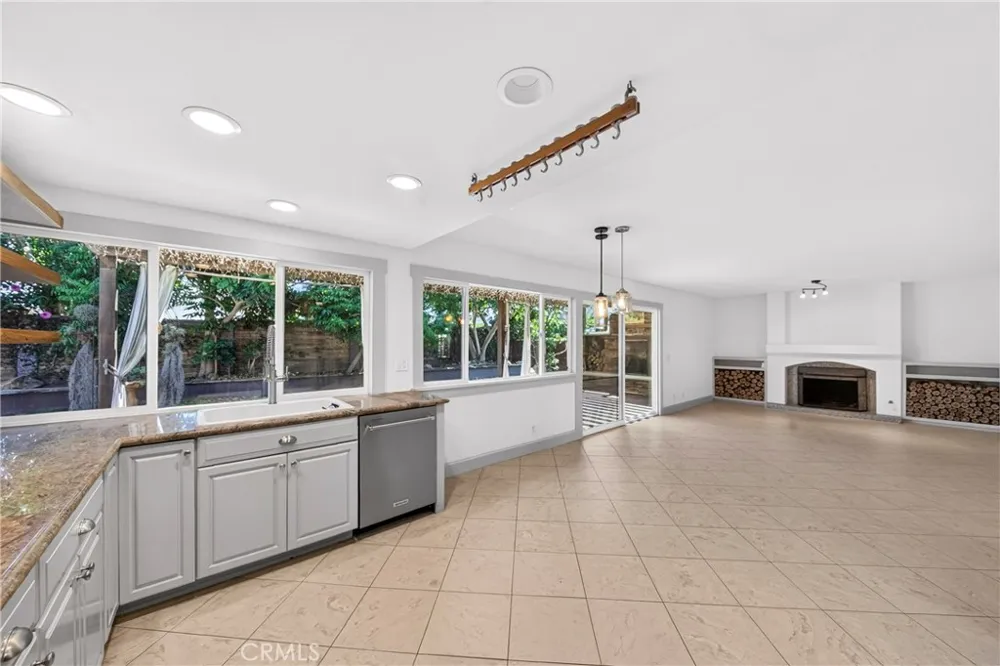 20042 Vintage Huntington Beach, CA 92646