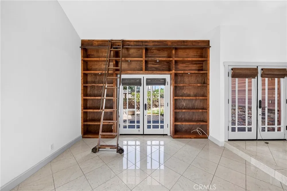 20042 Vintage Huntington Beach, CA 92646