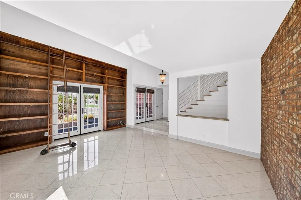 20042 Vintage Huntington Beach, CA 92646