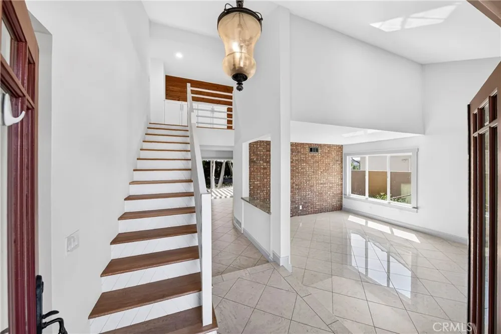 20042 Vintage Huntington Beach, CA 92646