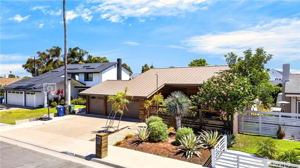 20042 Vintage Huntington Beach, CA 92646