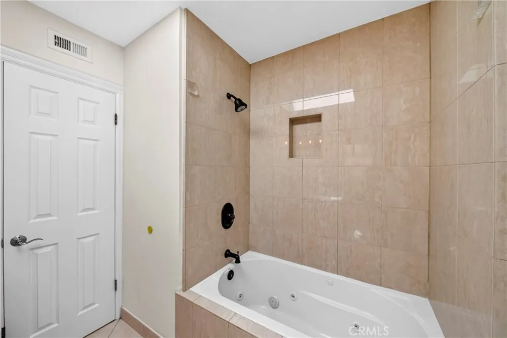 20042 Vintage Huntington Beach, CA 92646