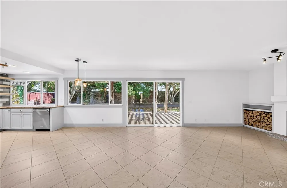 20042 Vintage Huntington Beach, CA 92646