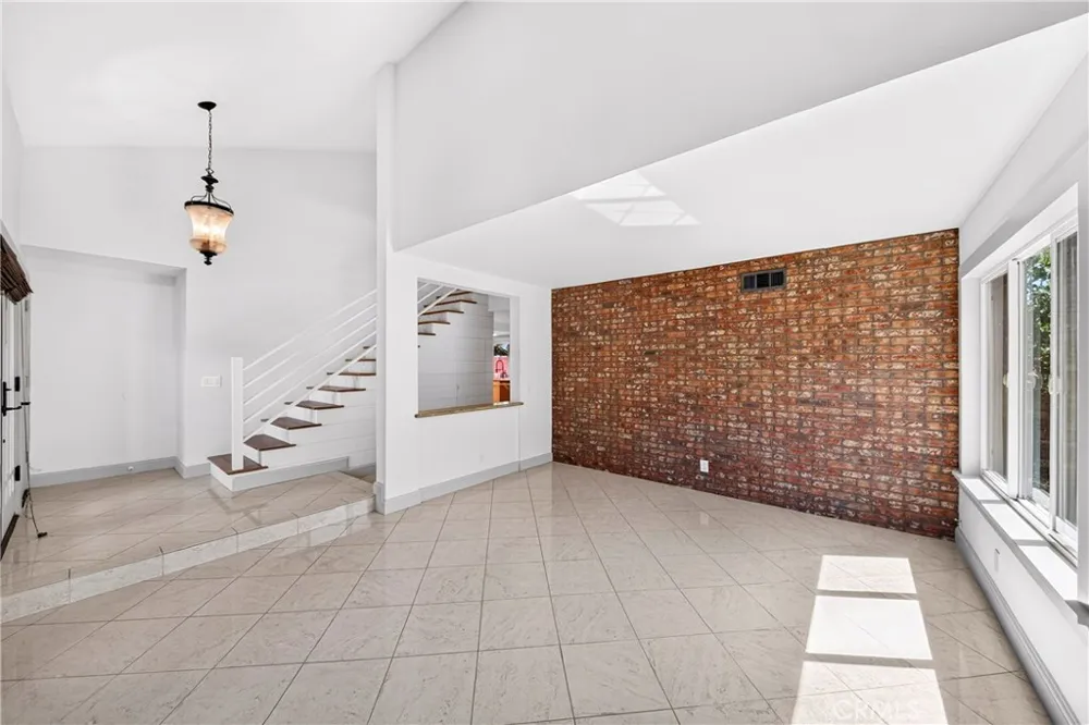 20042 Vintage Huntington Beach, CA 92646