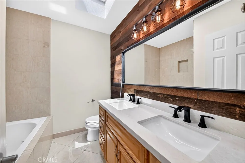 20042 Vintage Huntington Beach, CA 92646
