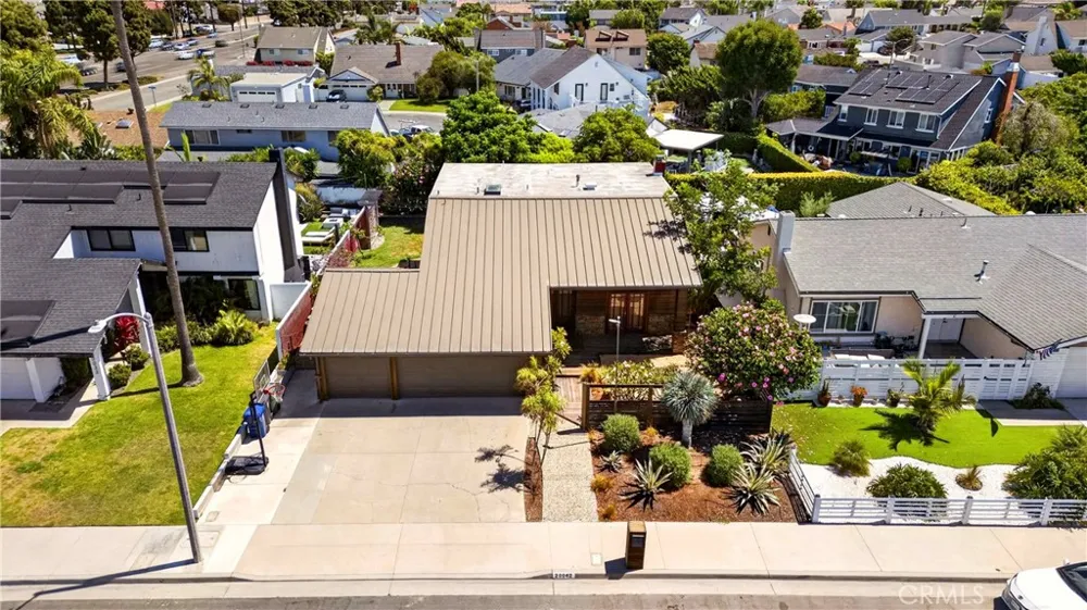 20042 Vintage Huntington Beach, CA 92646