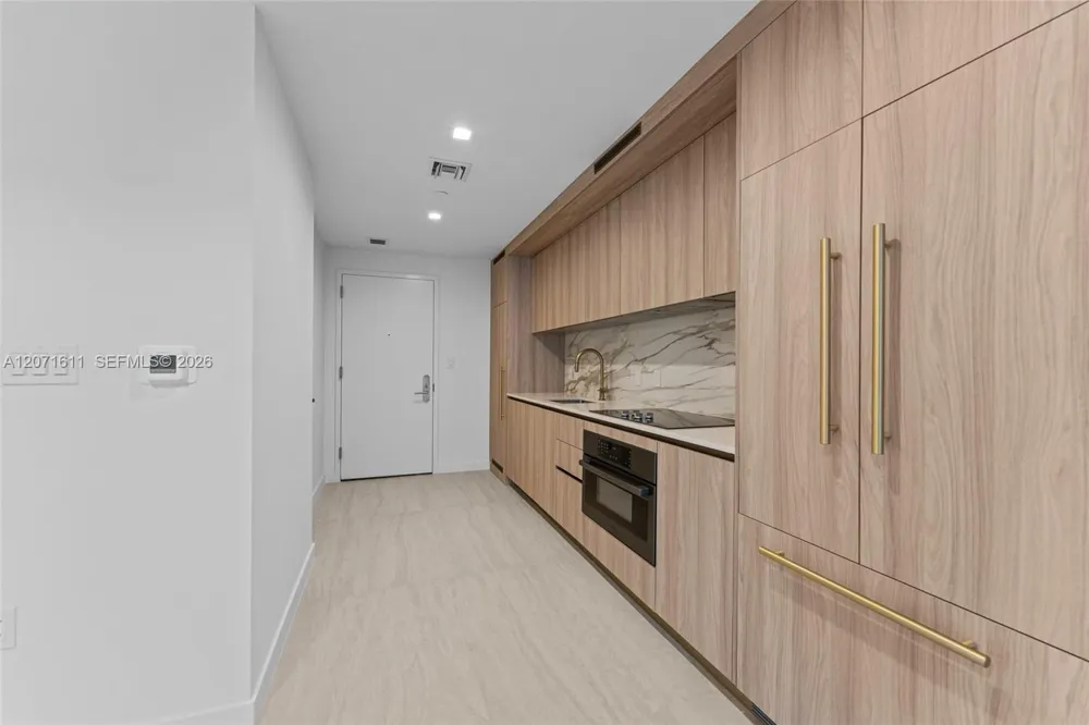 77 SE 5th ST #1607 Miami, FL 33131