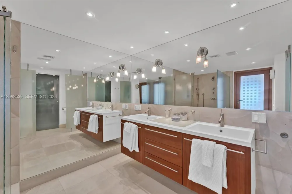 2 Grove Isle Dr #B1709 Miami, FL 33133