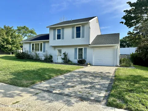 48 Georgetown Boulevard