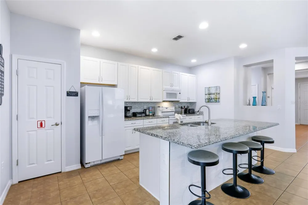 2275 VICTORIA DRIVE Davenport, FL 33837