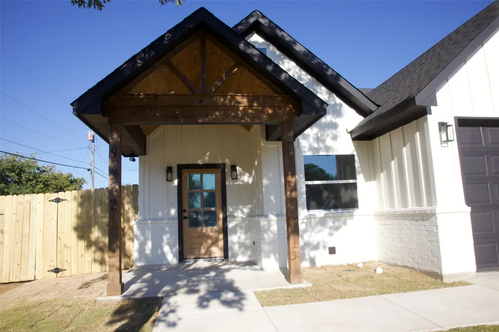 9432 PRAIRIEVIEW DRIVE Crowley, TX 76134