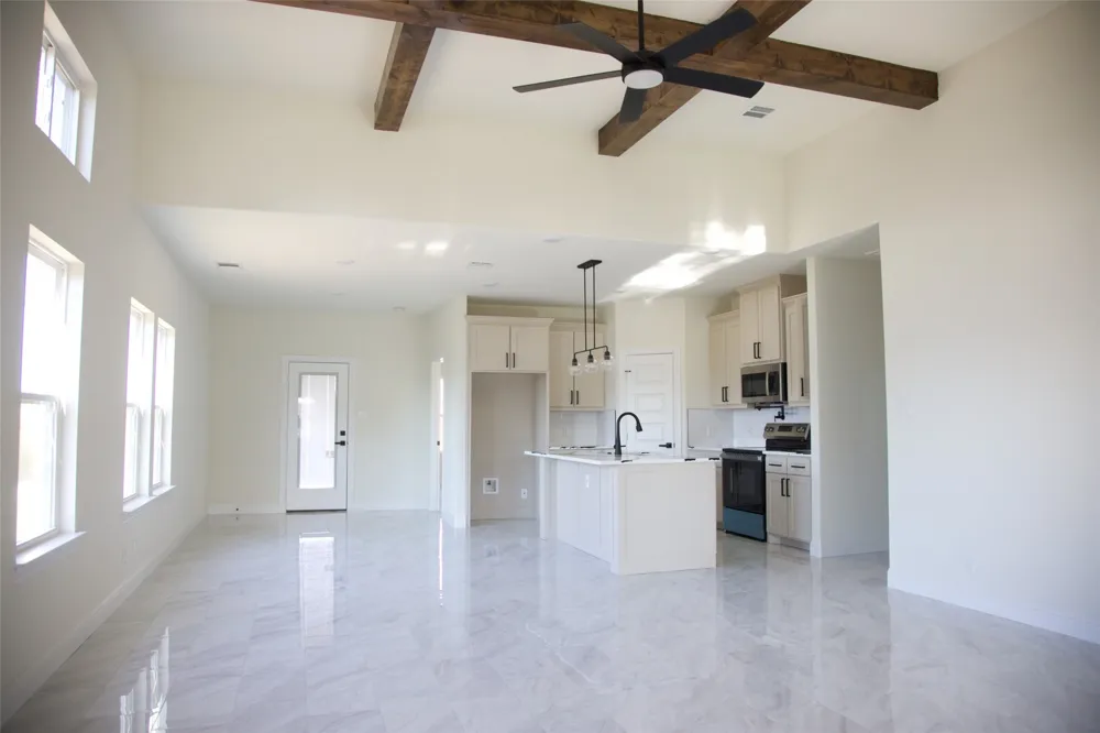 9432 PRAIRIEVIEW DRIVE Crowley, TX 76134