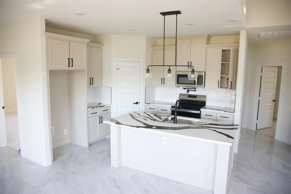 9432 PRAIRIEVIEW DRIVE Crowley, TX 76134