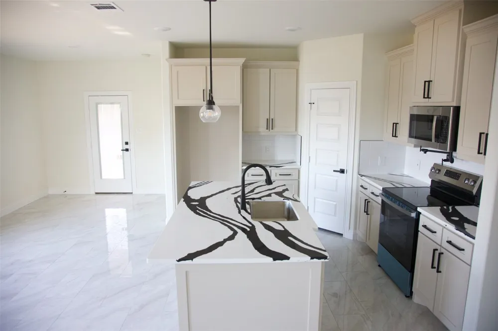 9432 PRAIRIEVIEW DRIVE Crowley, TX 76134