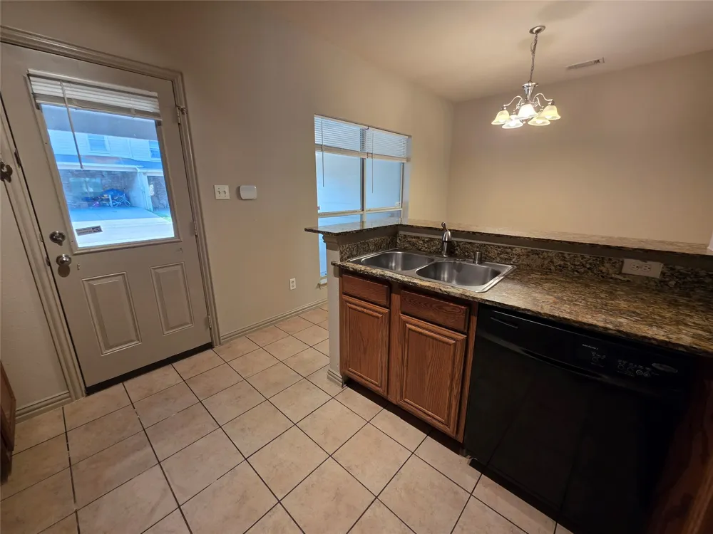 2384 Calendar Court Grand Prairie, TX 75050