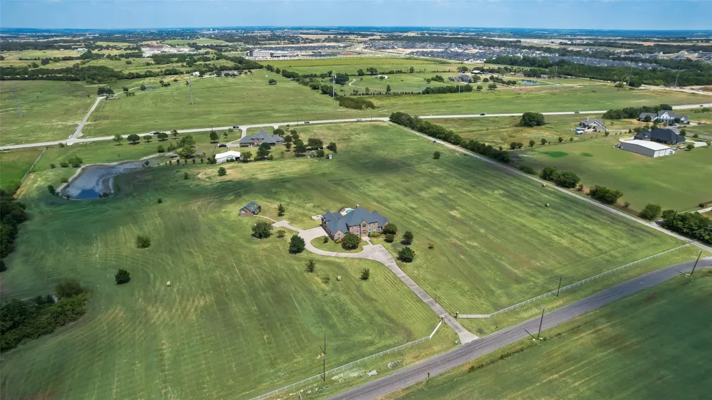 1122 County Road 1224 Celina, TX 75009