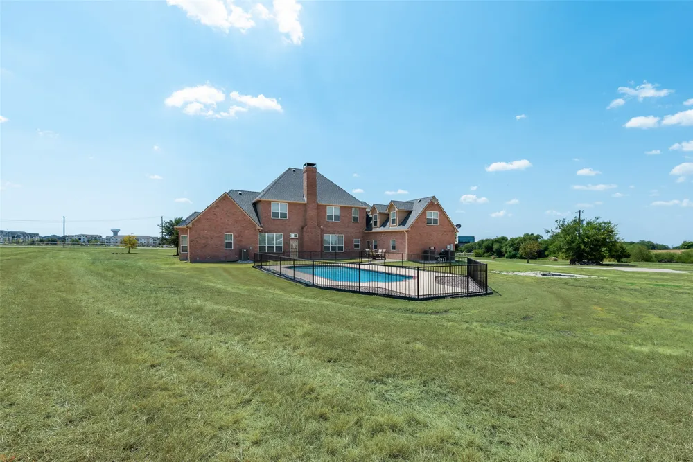 1122 County Road 1224 Celina, TX 75009