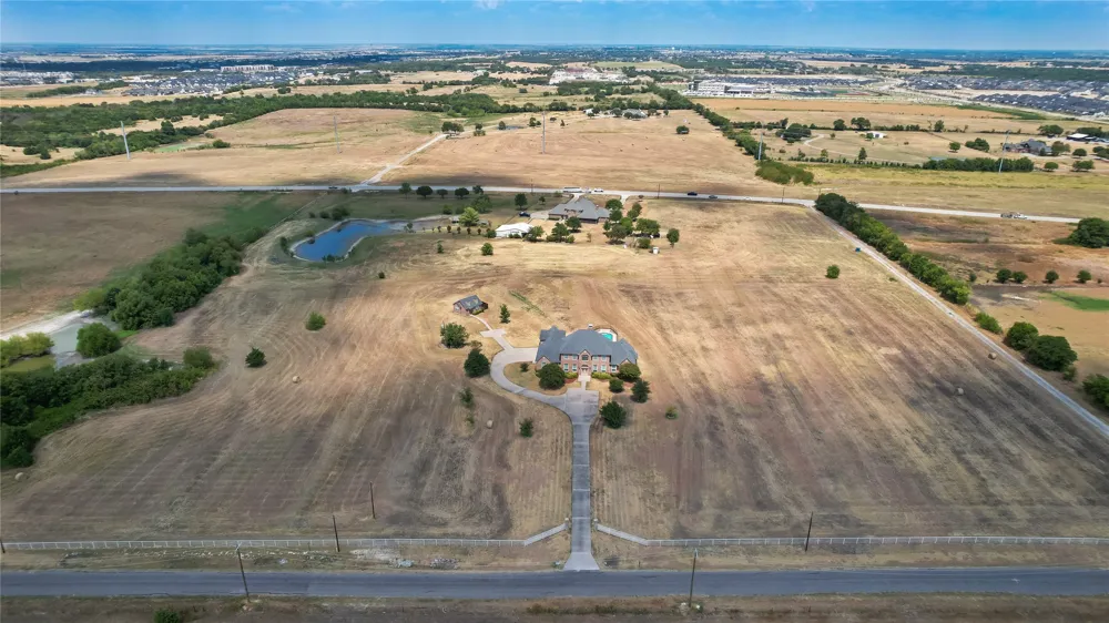 1122 County Road 1224 Celina, TX 75009