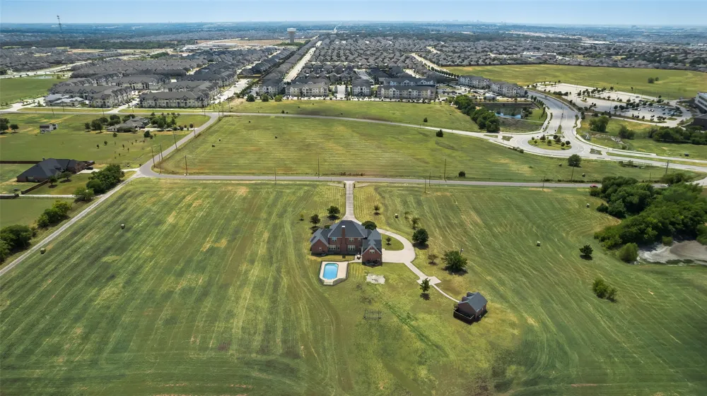 1122 County Road 1224 Celina, TX 75009