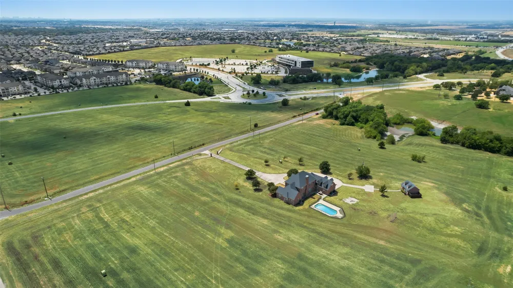 1122 County Road 1224 Celina, TX 75009