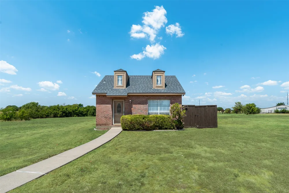 1122 County Road 1224 Celina, TX 75009