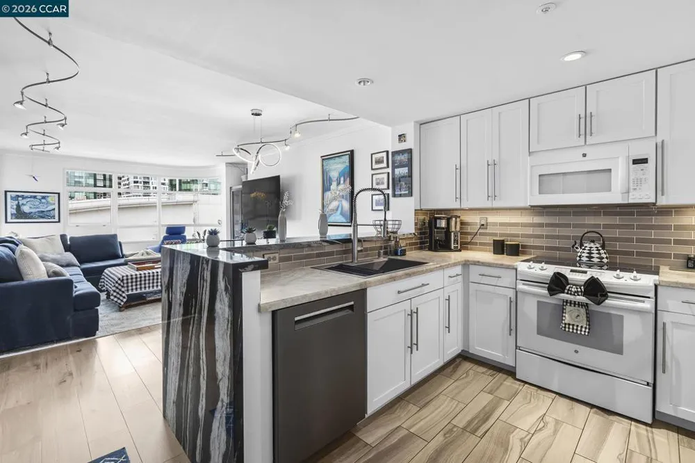 403 Main St San Francisco, CA 94105