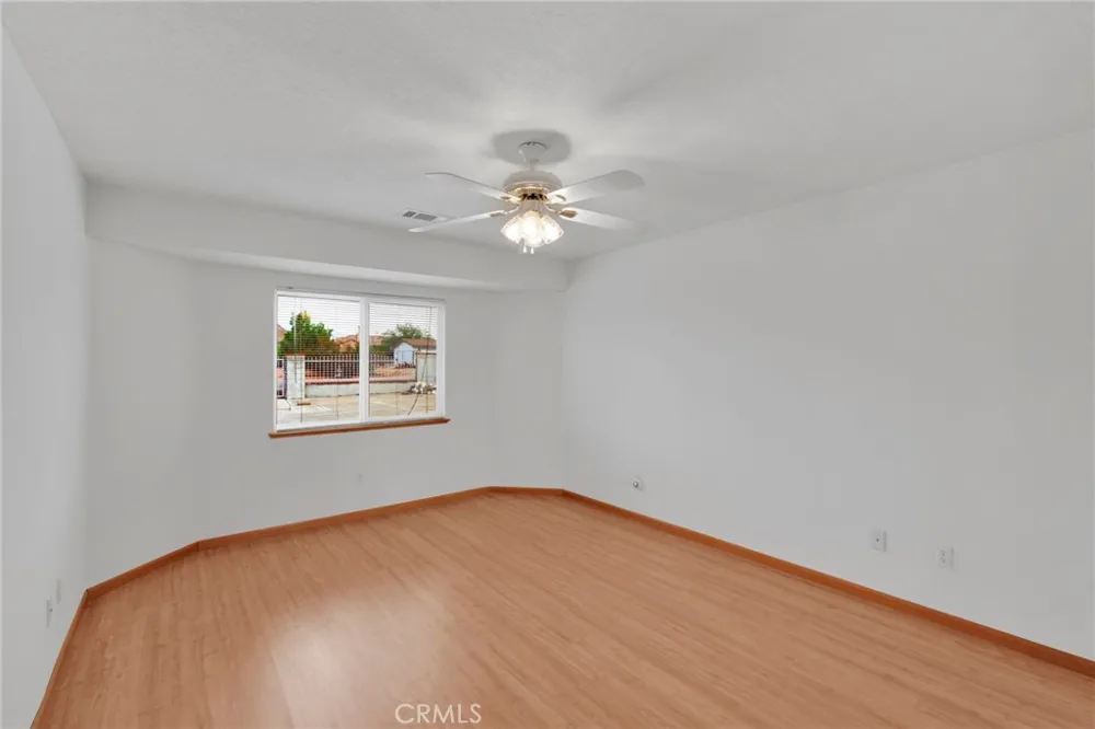 19311 Roanoke Road Apple Valley, CA 92307