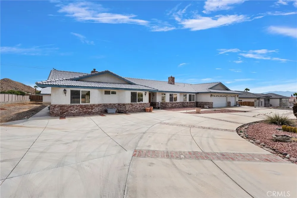 19311 Roanoke Road Apple Valley, CA 92307