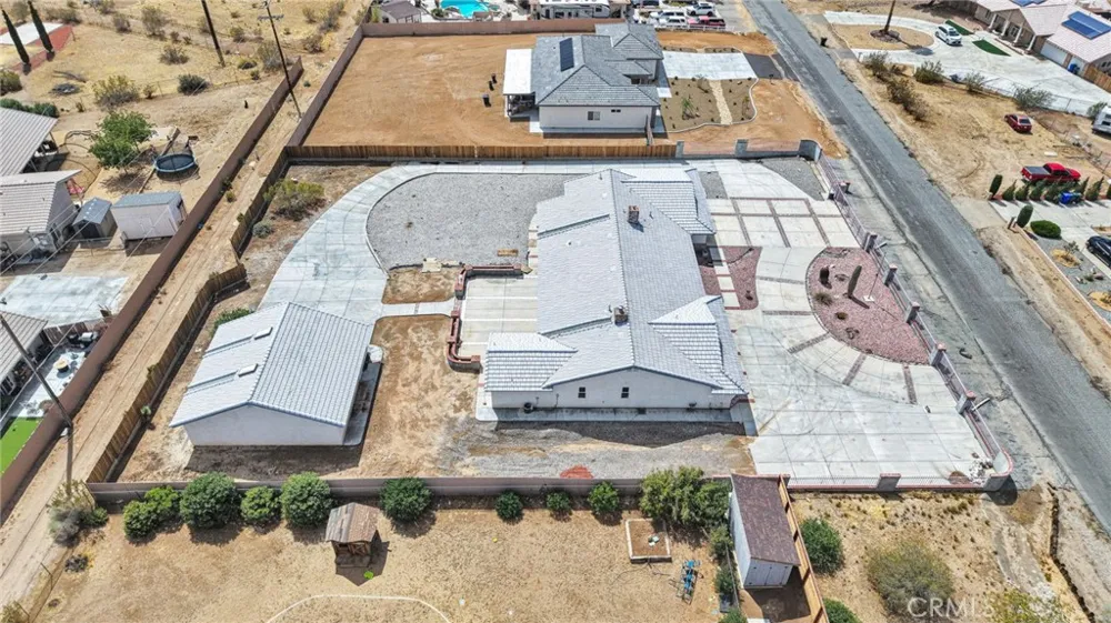19311 Roanoke Road Apple Valley, CA 92307