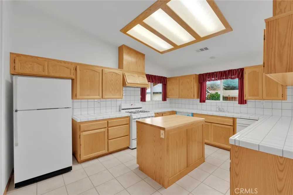 19311 Roanoke Road Apple Valley, CA 92307