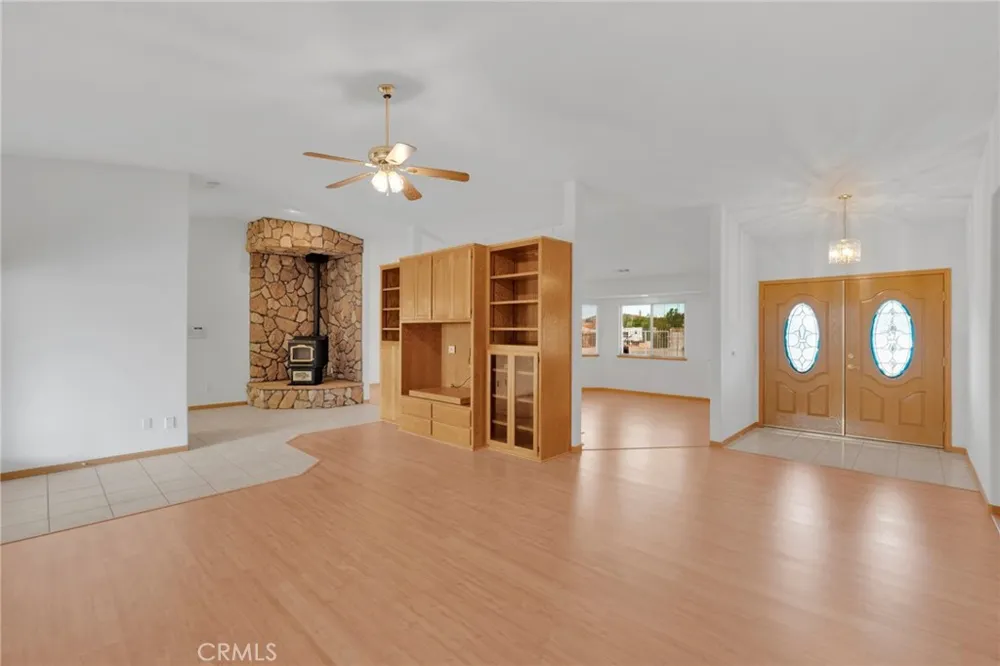 19311 Roanoke Road Apple Valley, CA 92307