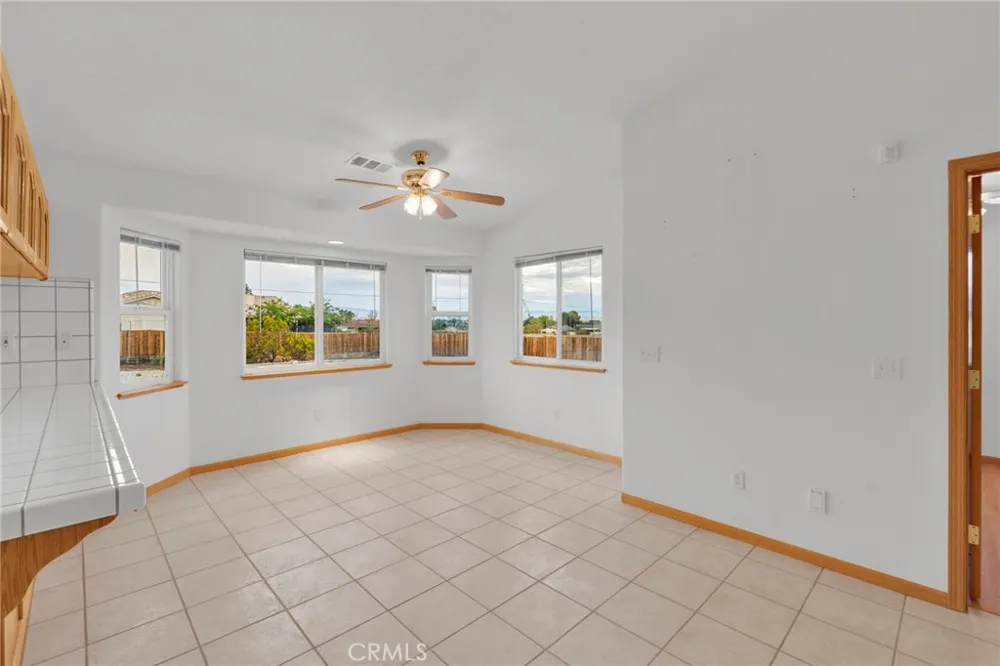 19311 Roanoke Road Apple Valley, CA 92307