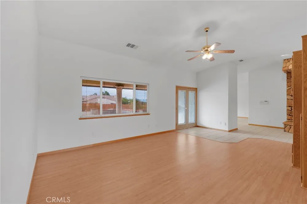 19311 Roanoke Road Apple Valley, CA 92307