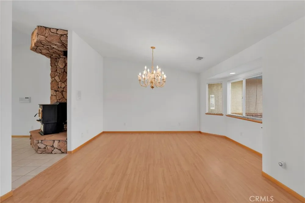 19311 Roanoke Road Apple Valley, CA 92307