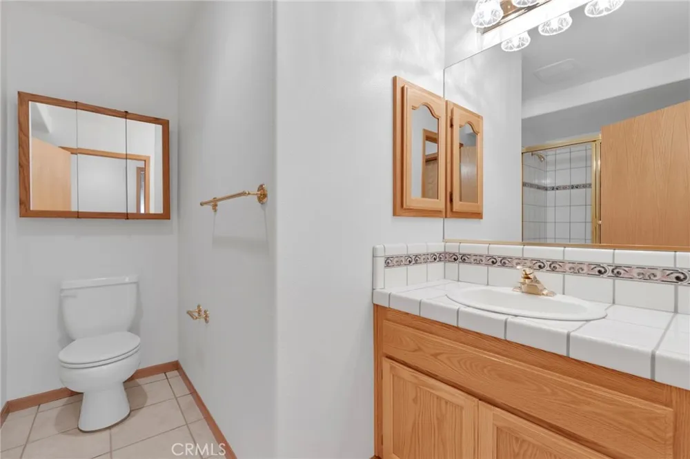 19311 Roanoke Road Apple Valley, CA 92307