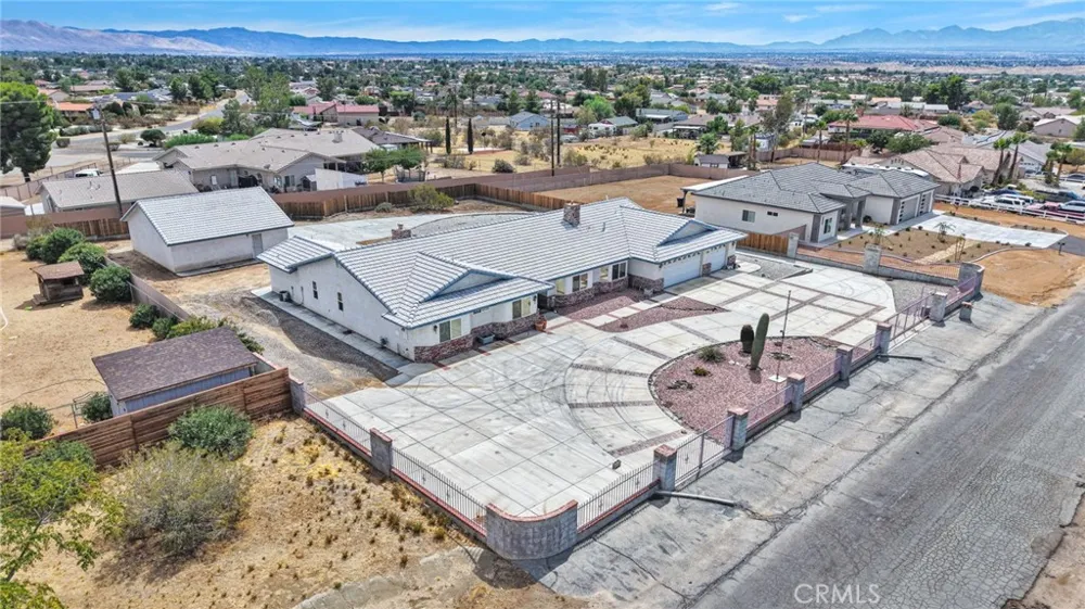 19311 Roanoke Road Apple Valley, CA 92307