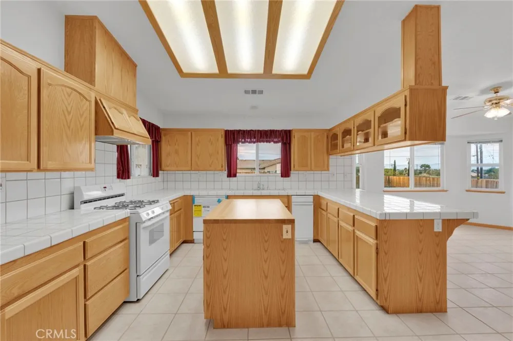 19311 Roanoke Road Apple Valley, CA 92307