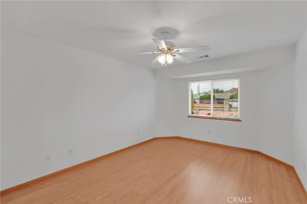 19311 Roanoke Road Apple Valley, CA 92307