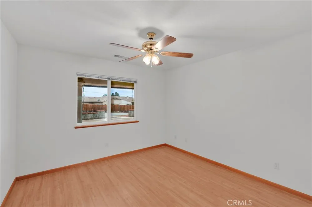 19311 Roanoke Road Apple Valley, CA 92307