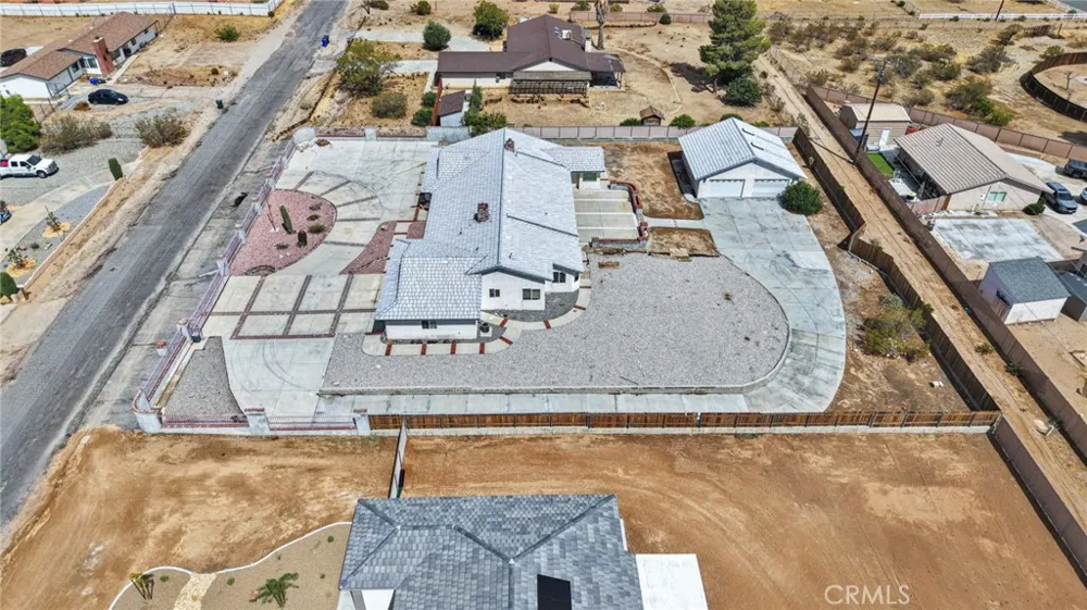 19311 Roanoke Road Apple Valley, CA 92307