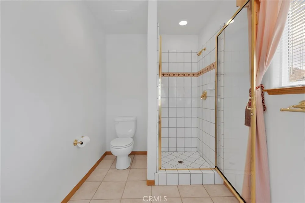 19311 Roanoke Road Apple Valley, CA 92307