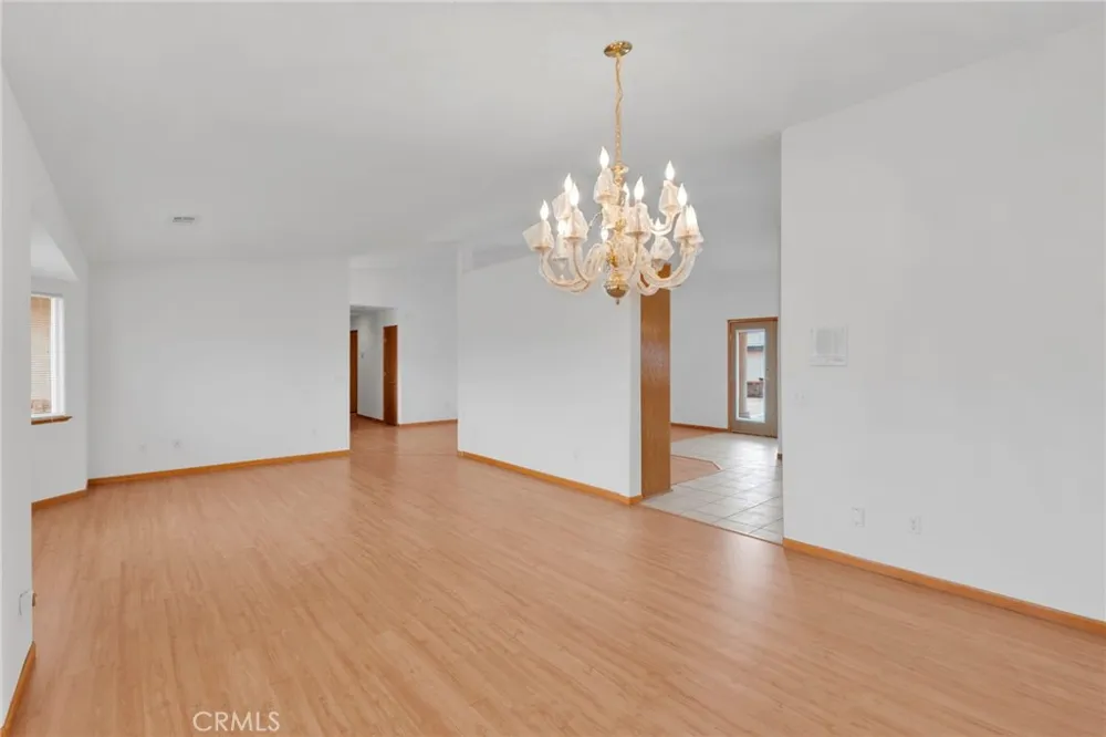 19311 Roanoke Road Apple Valley, CA 92307